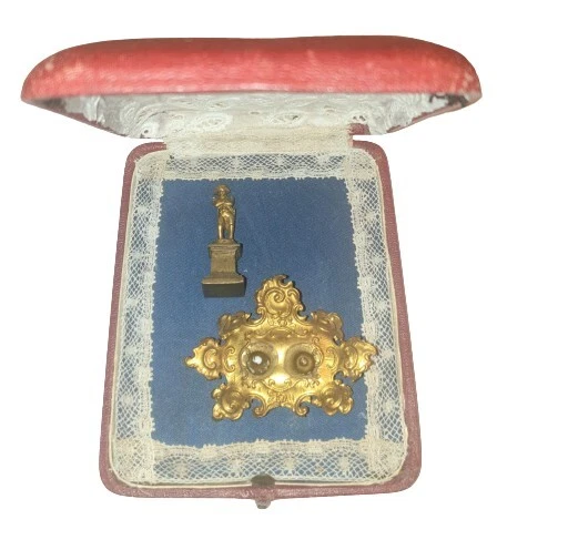 Poupée Ancienne Dans Son Coffret Art Deco 1920 Signée