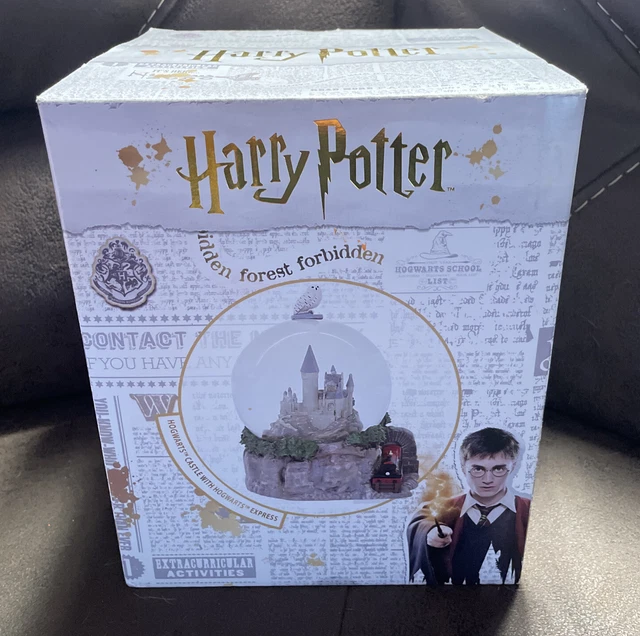 HARRY POTTER HOGWARTS Castle with Hogwarts Express Snow Globe NEW With