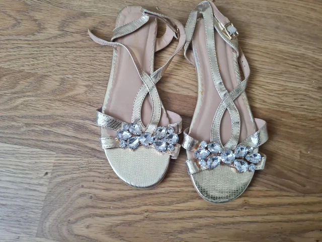 Head over heels flat sandals shop
