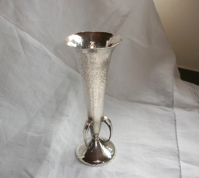 Bellissimo Vaso Art Nouveau Antico Argento Solido Martellato Londra c1906