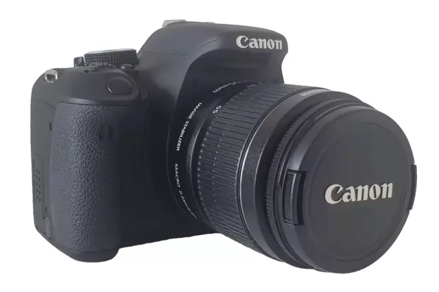 Canon EOS 600D Digitalkamera Kit mit EF-S 18-55mm IS II Objektiv