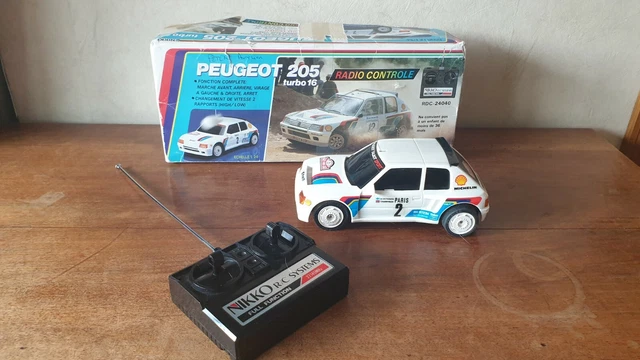 Fonds d'écran Peugeot 205 T16 voiture blanche 2560x1600 image