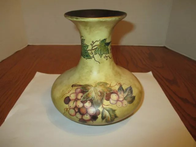 VINTAGE TUSCAN-LIKE Ceramic VASE w/ Hand-painted GRAPEVINE DESIGN ~ 6” tall EUC