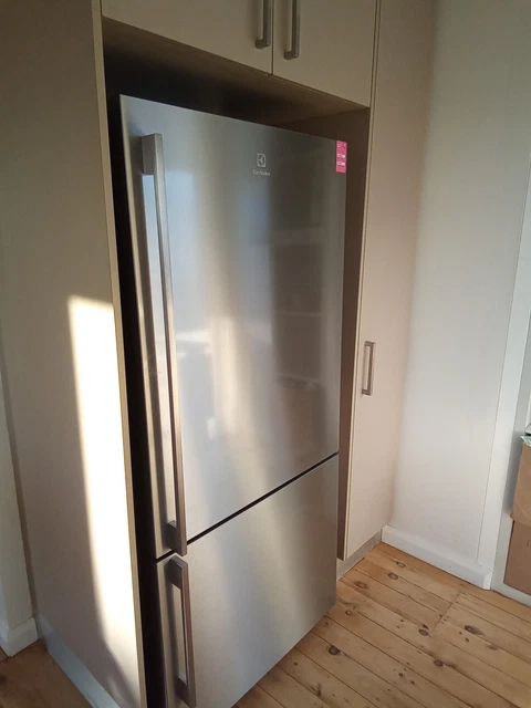 Electrolux bottom mount fridge discount