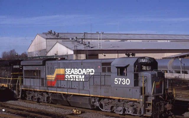 SEABOARD 5730 Railroad Train Locomotive RICHMOND VA Original 1985 Photo Slide