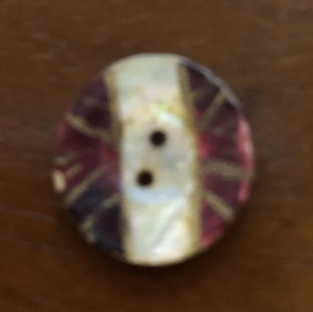 Antique, NBS Medium, Pearl Dyed and Engraved Button