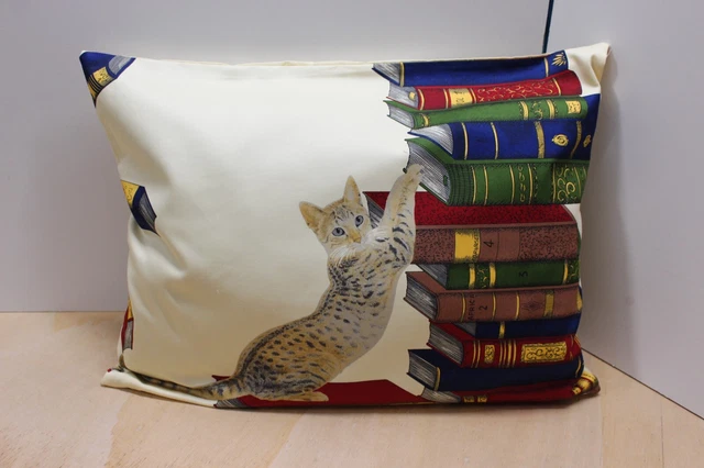Fodera rettangolare per cuscino realizzata con tessuto vintage Piero Fornasetti