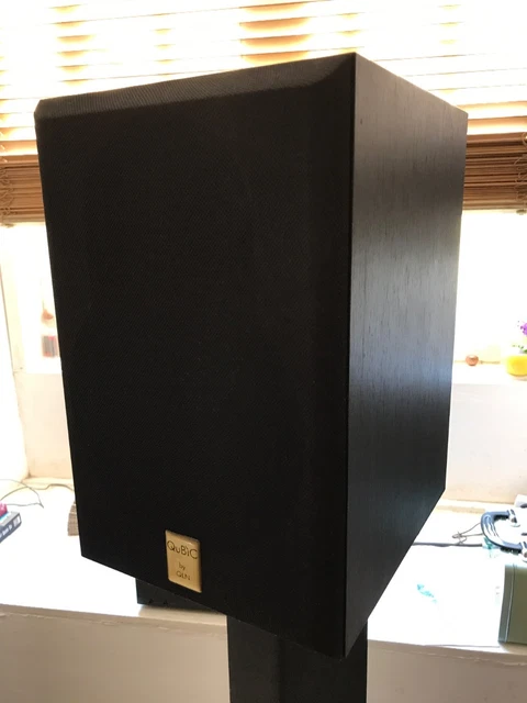 QLN QUBIC 111 speakers (made in Sweden by Qln Acoustics