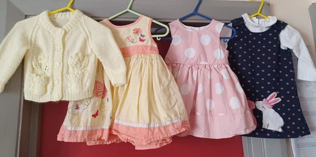 Pacchetto abiti per ragazze età 6-9 mesi.