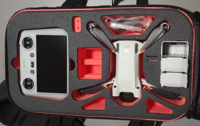 DJI Mini 3 Pro Drohne mit Zusatzakku, Ladestation und Rucksack