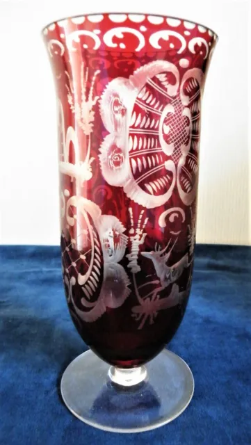 Petit Vase en cristal taillé de Bohème rouge