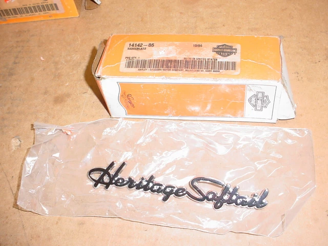 Harley Davidson Heritage Softail Fender Emblem 14142-86