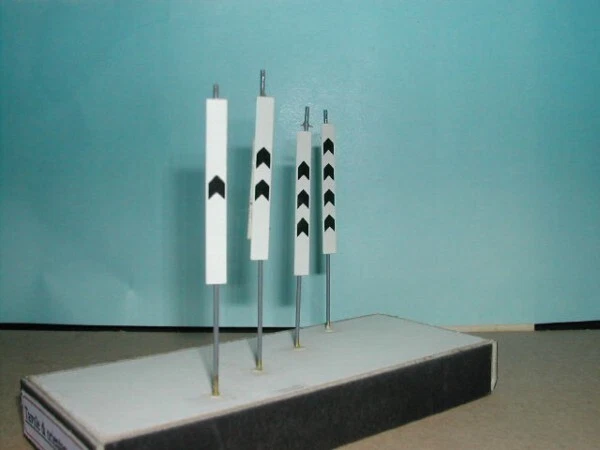 9182DM Fontanella In Ghisa Montata E Verniciata Scala HO 1:87