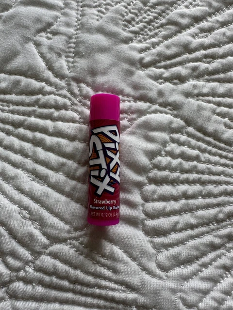 Bálsamo labial con sabor a fresa Pixy Stix, 0,12 onzas