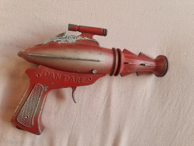 DAN DARE BOXED ROCKET GUN & SPACE PILOT SUPER SONIC GUN. A boxed Merit Dan Dare Rocket Gun Safety Mo