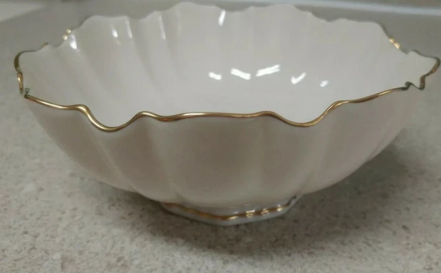 Lenox Ivory China Symphony Giftware Gold Trim Sculptured Footed Bonbon Bowl 6"