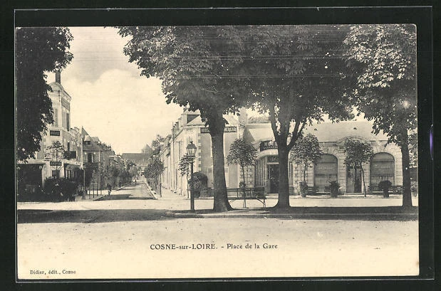CPA Cosne-sur-Loire, Place de la Gare