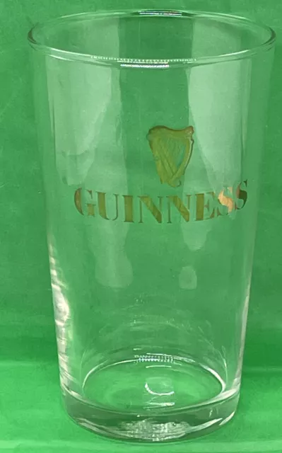 https://www.picclickimg.com/vwAAAOSwjY1kThHP/Guinness-Vintage-Straight-1-2-Pint-Glass-mint-condition.webp