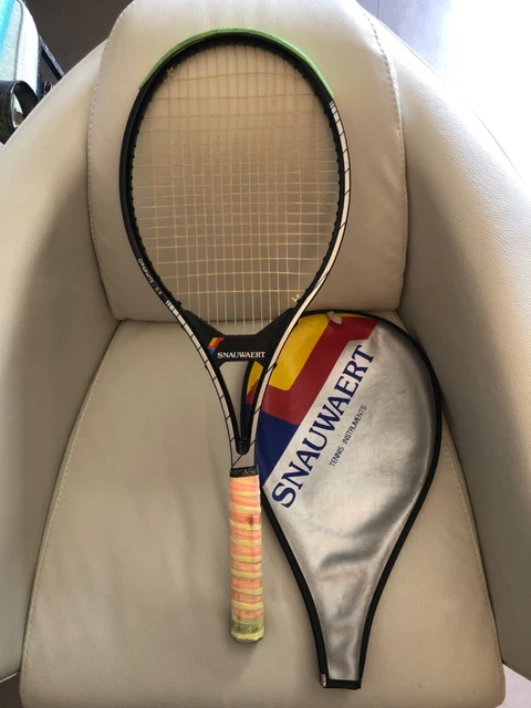 Ancienne raquette de tennis Snauwaert Lady Caravelle avec ça croix zephyr
