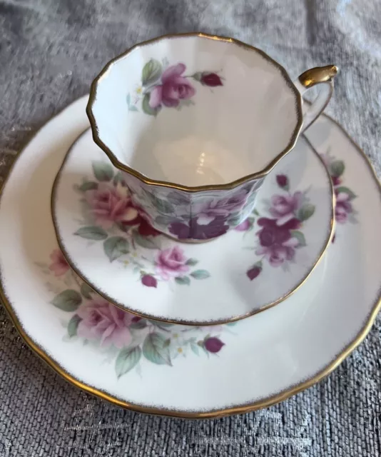 Sammeltasse/ Gedeck Blumen pink aus England,seeeehr alt