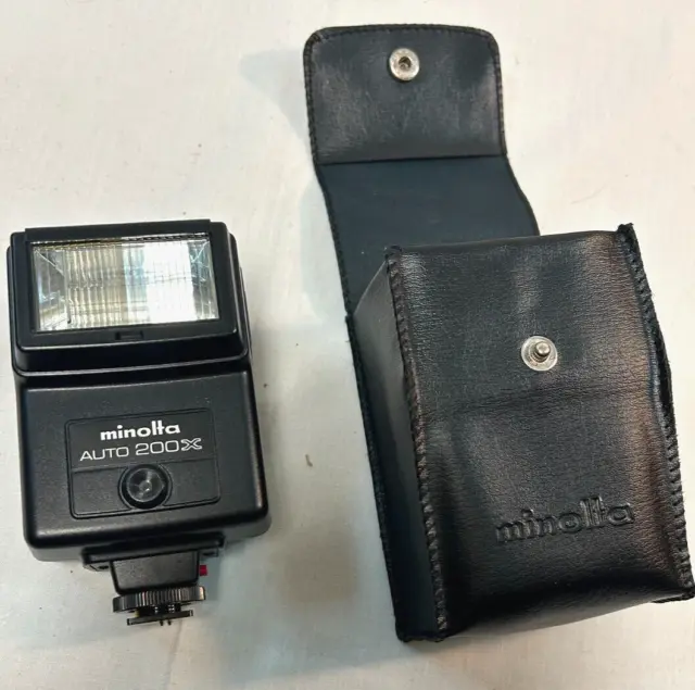 Minolta Auto Camera Electroflash 200X Shoe Mount Flash With Case