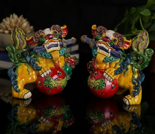 Pair Chinese Porcelain Lion Statue Feng Shui Guardian Foo Fu Dog Sword Ball Gift