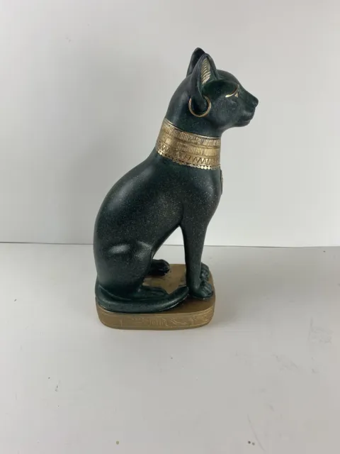 Design Toscano Egyptian Cat Goddess Bastet Statue:  Bastet with Earrings Statue
