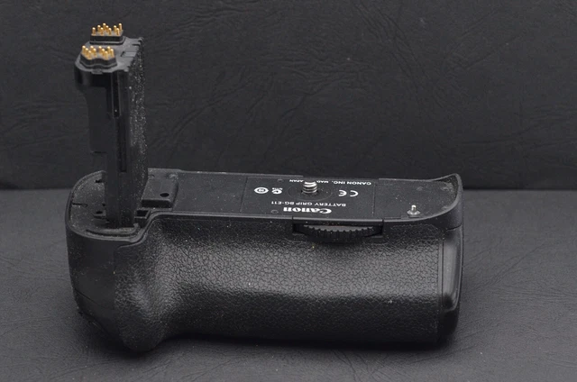 Canon BG-E11 Dual Battery Grip for 5DMKIII/5DS/5DSR (3502000764)
