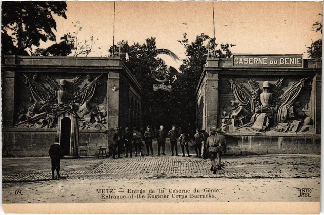 CPA AK Militaire - METZ - Entrée de la Caserne du Genie (92090)