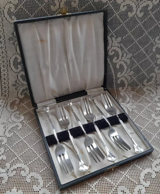 Boxed Set x 6 Art Deco Cake Pastry Forks EPNS Reg No 740300 1928