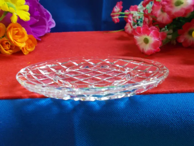 LOVELY GLASS OVAL TRINKET DISH - DIAMOND CUT / MIDDLE SECTION 11 1/4 cm # C 251