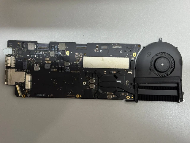 Carte mère macbook pro A1502 2015 reparé pour un prix bas envoie gratuit