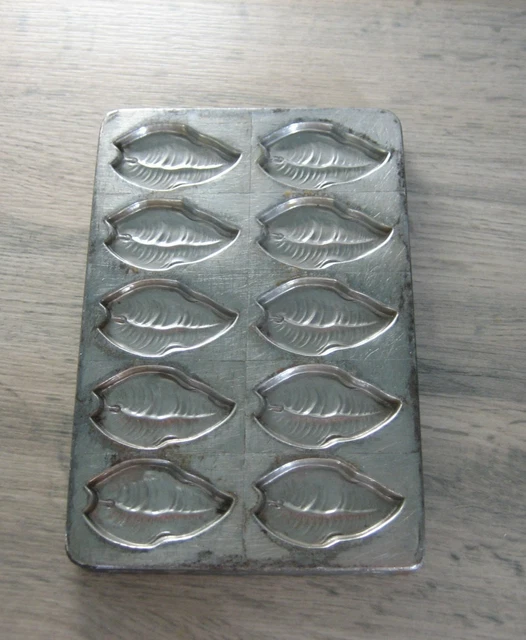 ANCIEN MOULE À chocolat en fer, déco, collection EUR 15,00 - FR