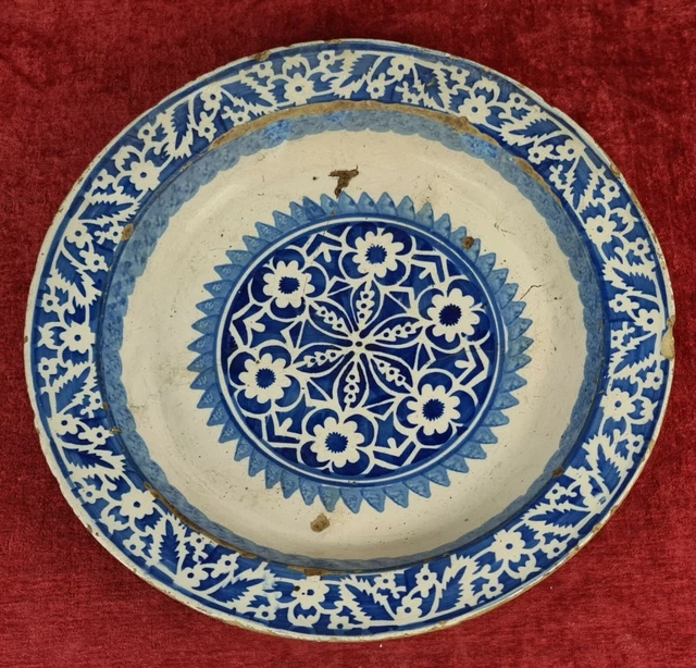 Assiette En Céramique Émaillée. Décoré À La Main En Bleu. Teruel. Xixème Siècle.
