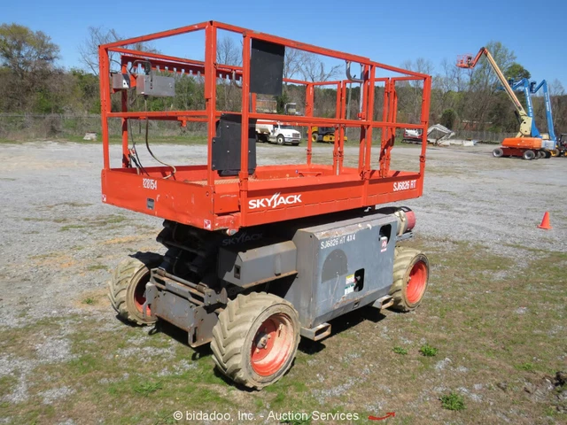 2013 Skyjack SJ 6826RT 26' 4WD Dual Fuel Rough Terrain Scissor Lift Man bidadoo