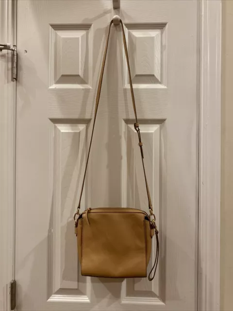 BANANA REPUBLIC TAN LEATHER SHOULDER/Crossbody BAG