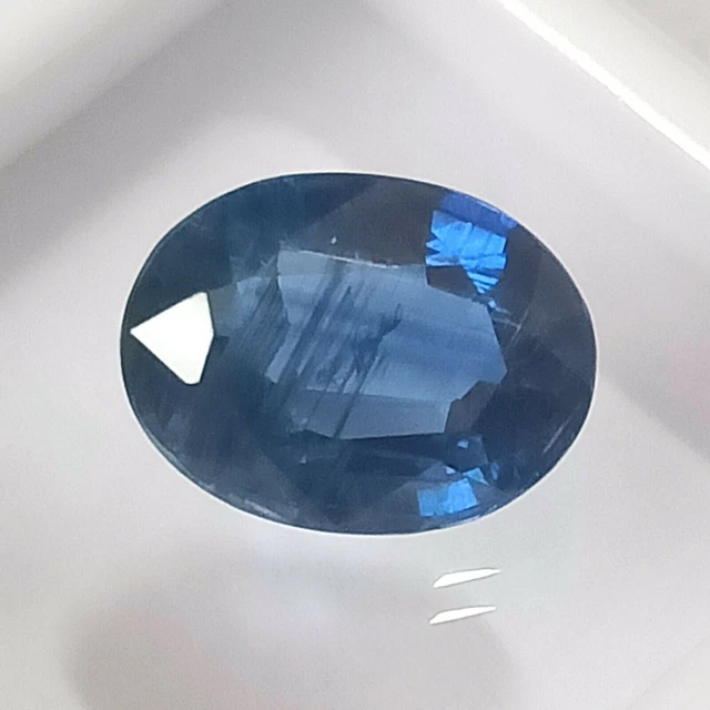 4.24 Cts Kyanite Ovale, Kyanite ovale, 4 carats + Kyanite, Kyanite, Népal,...