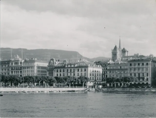 SUISSE  c. 1947 - Vue sur la Ville depuis le Lac Genève - NV 1985