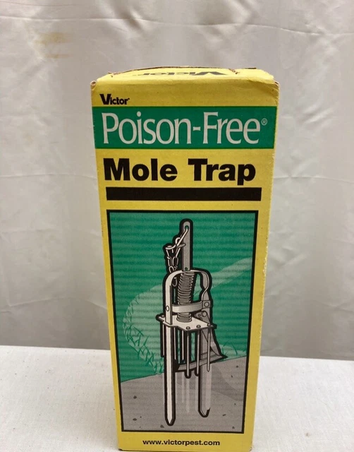 Victor 0645 Plunger Style Mole Vole Trap  New in Box