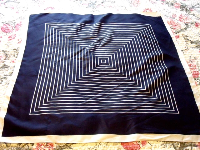Sciarpa di seta vintage, design geometrico bianco e nero