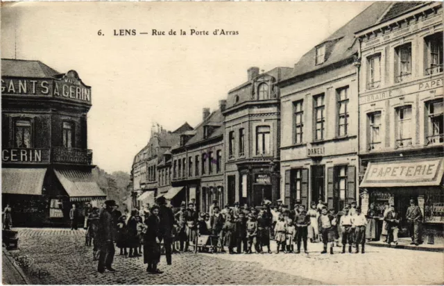 CPA Lens Rue de la Porte d'Arras (1275636)