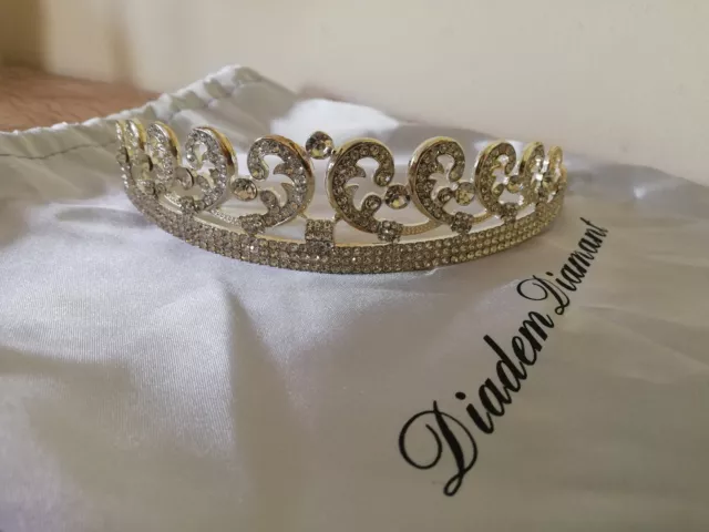 Haarschmuck - Diadem für Hochzeit + Kate Middleton + silber+ mit Strasssteinchen
