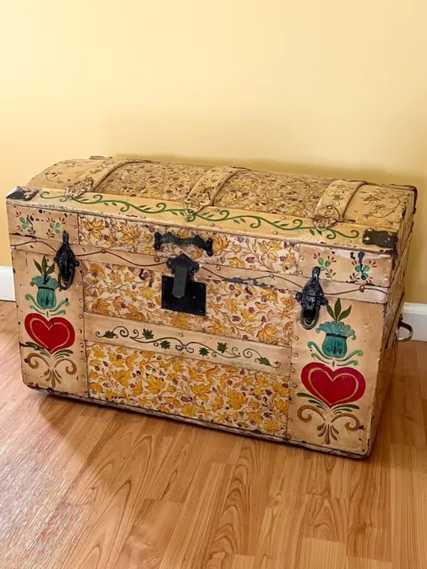 Antique Pennsylvania Dutch Stagecoach Trunk