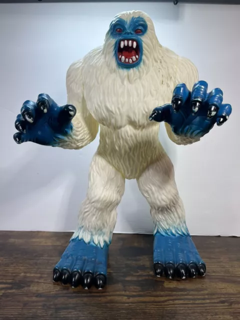 Toys R Us Exclusive Yeti Abominable Snowman 15 Figure Big Foot Maidenhead
