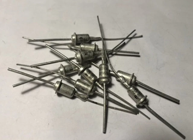 10 Pièce 1N5367B 1N5367 Diode Zéner 5W 43V Do-15(Case17-02) Diodes 5