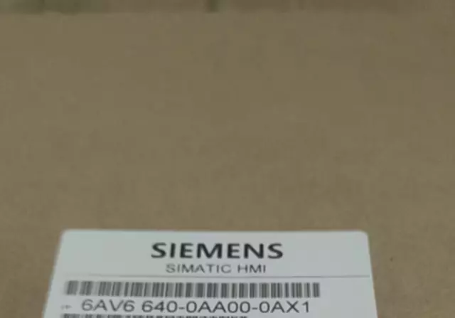 NEW Siemens 6AV6640-0AA00-0AX1 6AV6 640-0AA00-0AX1