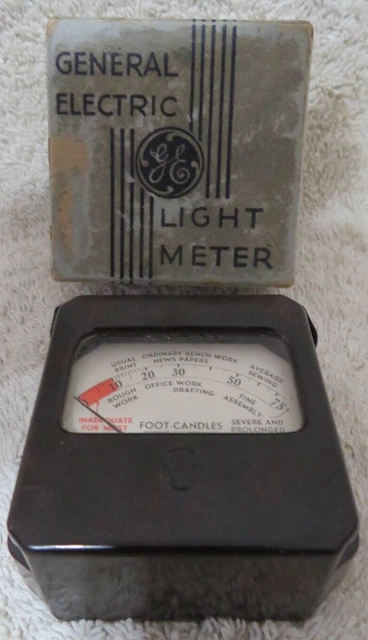 VINTAGE 1935 GE GENERAL ELECTRIC LIGHT METER BAKELITE CASE w/ BOX WORKS