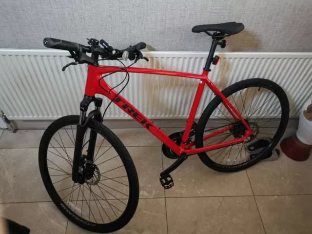 Trek hybrid deals bikes 2019