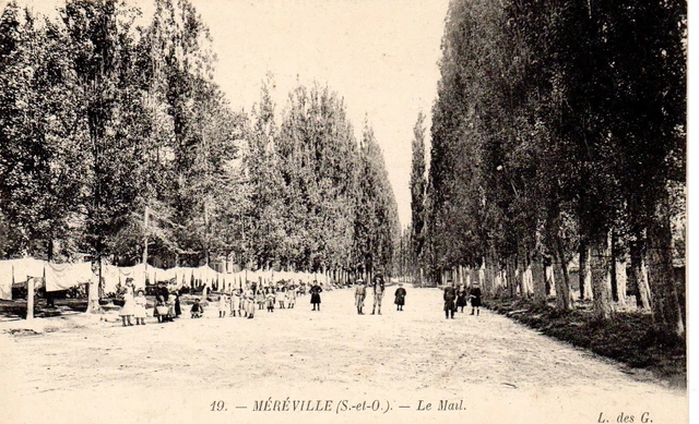 CPA de Meréville (91 Essonne), Le Mail, Animée, années 1910