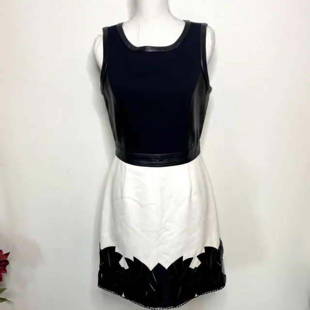 Laundry by Shelli Segal Black & White Fit & Flare Sleeveless Dress